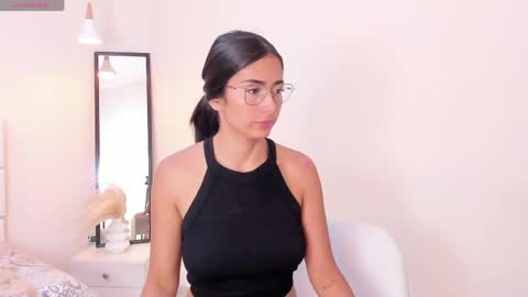 Snapshot of khloe_houston chatting on 05/08/26, 01:38 Khloe online show from 05/08/26, 01:38