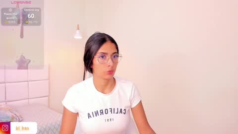 Snapshot of khloe_houston chatting on 06/08/26, 12:49 Khloe online show from 06/08/26, 12:49