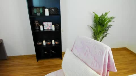 Khloe online show from 04/16/26, 01:01