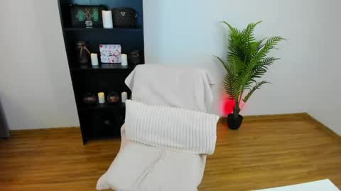 Khloe online show from 04/22/26, 03:57