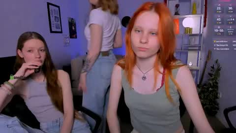 Snapshot of khloebeauty chatting on 05/17/26, 12:12 khloebeauty online show from 05/17/26, 12:12