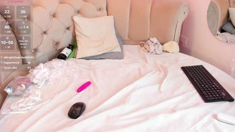 Snapshot of khloeblake chatting on 01/10/25, 10:06 Khloe online show from 01/10/25, 10:06