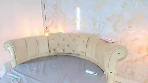 Khloe online show from 04/24/26, 05:21