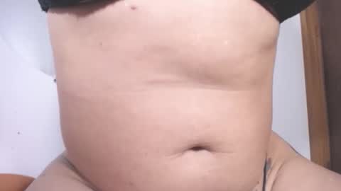 Snapshot of khoraymabitch chatting on 12/13/24, 03:05 khoraymabitch online show from 12/13/24, 03:05