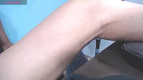 Snapshot of khoraymabitch chatting on 10/22/25, 03:23 khoraymabitch online show from 10/22/25, 03:23