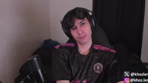 khozler_ online show from 10/19/25, 07:47