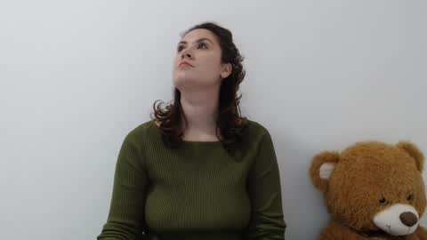 Snapshot of khrysssarah chatting on 02/12/26, 06:03 Sarah online show from 02/12/26, 06:03