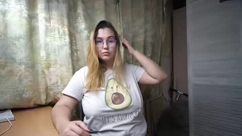 kianna_dior_ online show from 12/13/24, 03:43