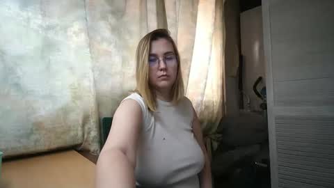 kianna_dior_ online show from 02/05/25, 01:00