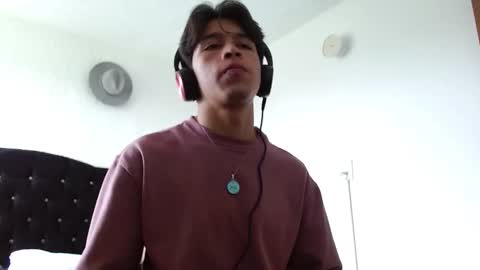 Snapshot of kianryu chatting on 09/23/25, 07:28 Adrian  Chlloe online show from 09/23/25, 07:28