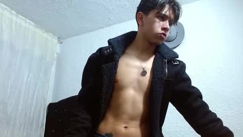 Snapshot of kianryu chatting on 10/13/25, 12:21 Adrian  Chlloe online show from 10/13/25, 12:21