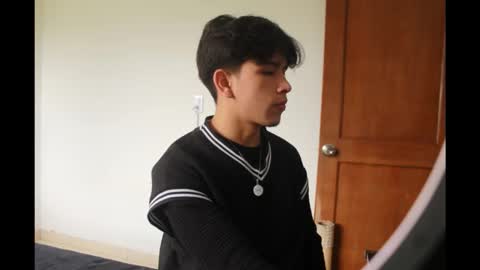 Snapshot of kianryu chatting on 10/17/25, 05:15 Adrian  Chlloe online show from 10/17/25, 05:15