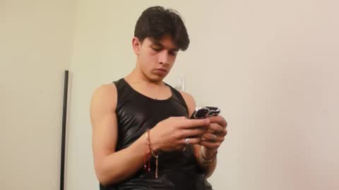 Snapshot of kianryu chatting on 10/23/25, 02:38 Adrian  Chlloe online show from 10/23/25, 02:38