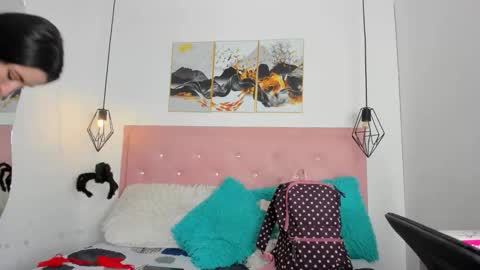 Kiara online show from 10/19/25, 12:50