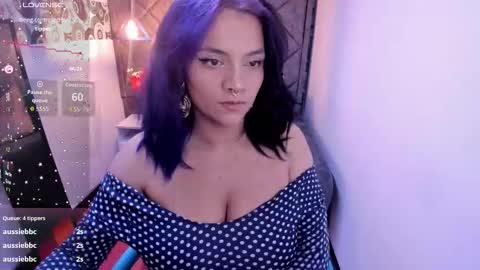 kiara Cruz online show from 11/15/25, 09:00