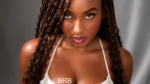 Snapshot of kiara_curls chatting on 07/18/26, 11:25 Kiara online show from 07/18/26, 11:25