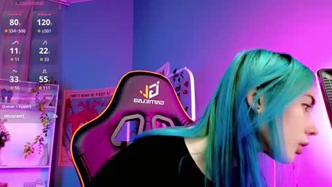 Kira online show from 09/15/25, 08:42