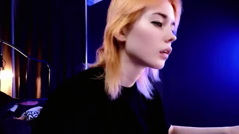 Kira online show from 02/09/26, 10:36