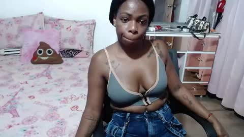Snapshot of kiara_kaneel_40 chatting on 05/27/26, 06:49 KANEEL online show from 05/27/26, 06:49