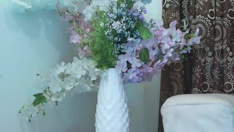 Snapshot of kiaraa88 chatting on 11/28/25, 11:35 Valery online show from 11/28/25, 11:35