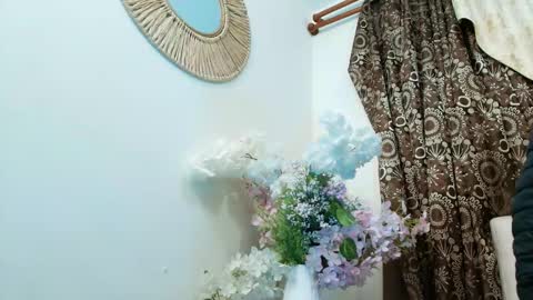 Snapshot of kiaraa88 chatting on 12/04/25, 12:14 Valery online show from 12/04/25, 12:14