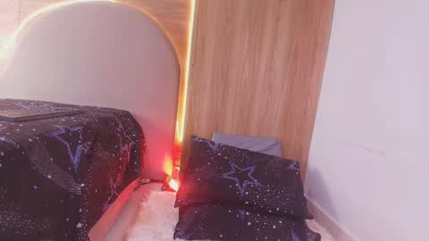 kiaralopez_ online show from 04/22/26, 02:58