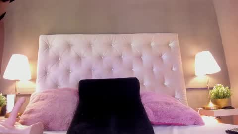 KIARA  online show from 04/23/26, 11:29