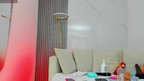 kiaratentation online show from 10/22/25, 07:35