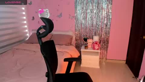 Snapshot of kiarielle chatting on 04/14/26, 08:26 Kiarielle online show from 04/14/26, 08:26