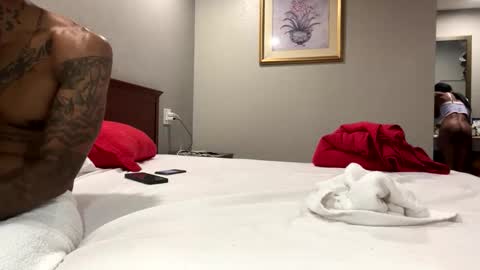 HunneysPlayRoom online show from 11/04/25, 08:41