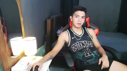 Snapshot of kiel_asianboy chatting on 06/05/26, 09:31 EJ online show from 06/05/26, 09:31