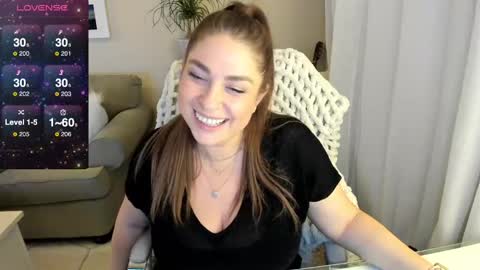 Snapshot of kierareines chatting on 01/12/25, 02:24 Kiera Reines online show from 01/12/25, 02:24