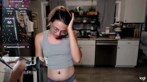 Snapshot of kierbearkisses chatting on 10/13/25, 02:33 Kiersten online show from 10/13/25, 02:33