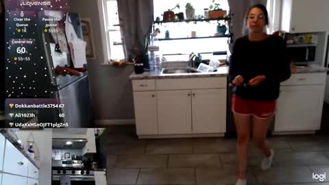 Snapshot of kierbearkisses chatting on 10/21/25, 04:41 Kiersten online show from 10/21/25, 04:41