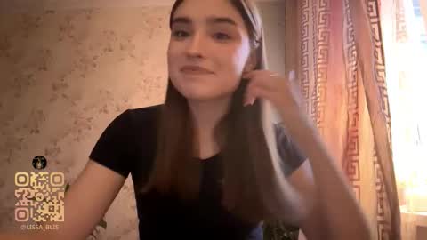 Ola my name is Lissa  Lets hit 10 Thumbs Up together   online show from 02/04/26, 01:50