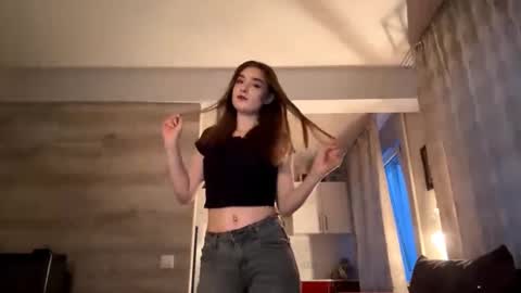 Ola my name is Lissa  Lets hit 10 Thumbs Up together   online show from 02/17/26, 02:24