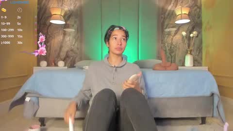 Kim Thompson online show from 02/16/25, 01:05