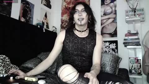 Snapshot of kiiller_queen chatting on 04/30/26, 09:08 kenny online show from 04/30/26, 09:08