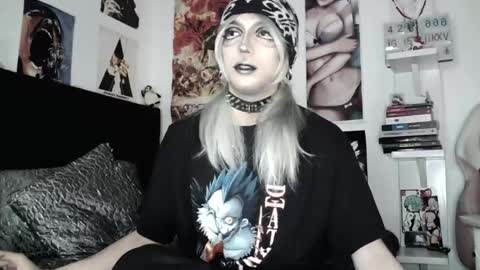 Snapshot of kiiller_queen chatting on 05/11/26, 09:45 kenny online show from 05/11/26, 09:45