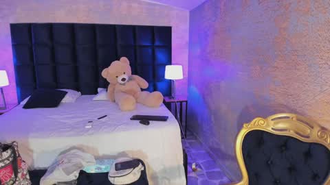 Kim online show from 01/21/25, 05:51