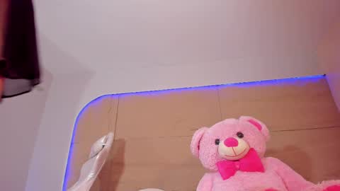 Snapshot of kiimcooper chatting on 02/17/25, 10:07 KIM COOPER online show from 02/17/25, 10:07