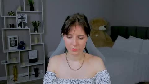 Kika online show from 04/22/26, 08:28