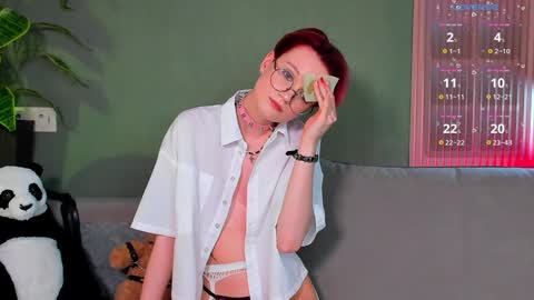 kiki_blue_eyes online show from 01/15/25, 07:59