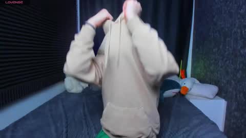 Kiki online show from 02/27/25, 10:37