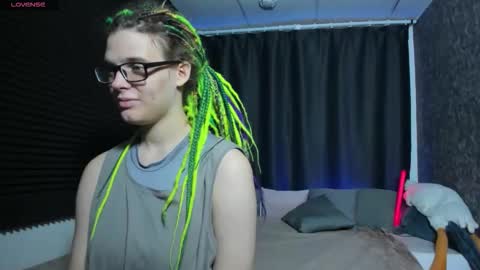 Kiki online show from 09/27/25, 09:47