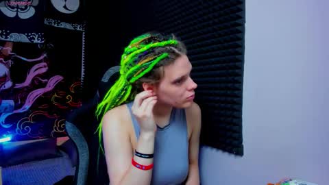 Kiki online show from 10/10/25, 10:03