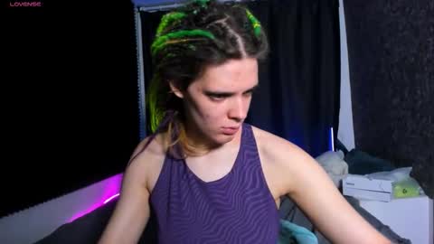 Kiki online show from 11/30/25, 10:41