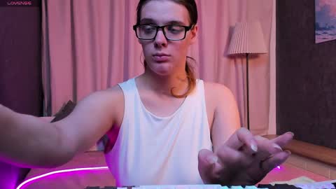 Kiki online show from 04/12/26, 10:31