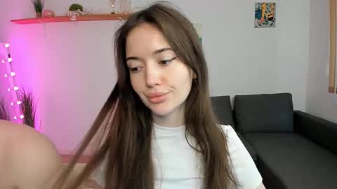 Snapshot of kiki_mcflurry chatting on 09/26/25, 09:35 PavelPolly online show from 09/26/25, 09:35