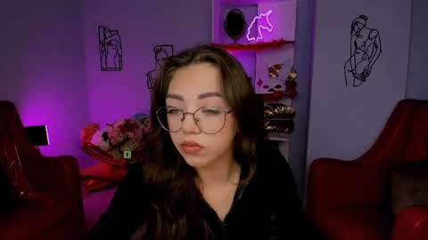 kiki_swan online show from 03/05/25, 07:49